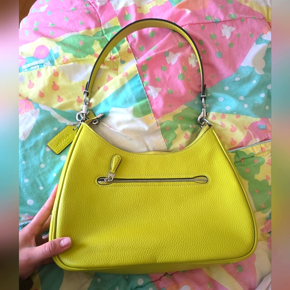 🫶🏼 Coach Shoulder Bag 🫶🏼 - Picture 2 of 3